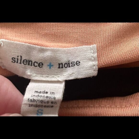 SILENCE + noise modal oversized scoop neck crop size S will fit M very good cond - Picture 3 of 4